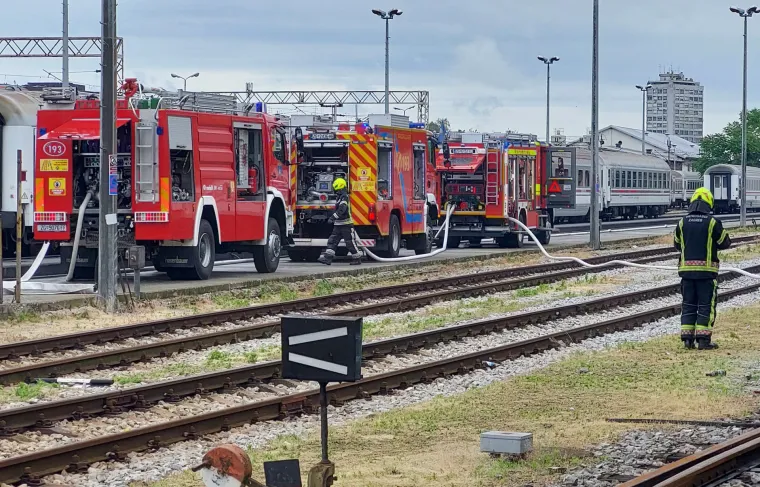 Veliki požar izbio je na Glavnom kolodvoru. Gusti dim vidio se iz drugih dijelova Zagreba