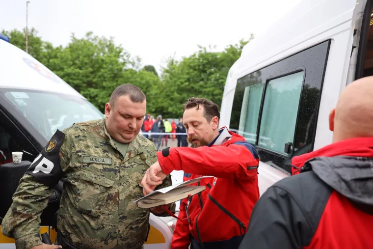 Potraga za palim avionom na slunjskom području