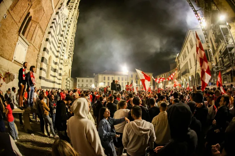 Gori cijeli grad: Berlusconijev klub po prvi puta ušao u prvu ligu, a slavi se i u Osijeku