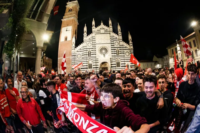 Gori cijeli grad: Berlusconijev klub po prvi puta ušao u prvu ligu, a slavi se i u Osijeku