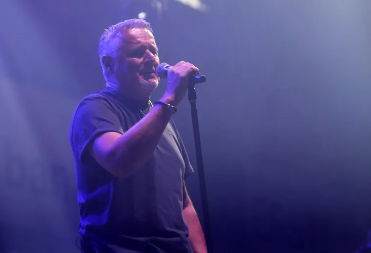 Thompson napunio karlovačku dvoranu Mladost: Ipak, čini se kako ni ovaj put nije moglo proći bez crnih zastava i usta&scaron;kih pozdrava