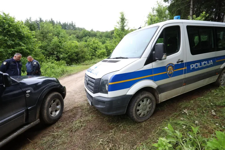 Mjesto pada aviona nalazi se na nepristupačnom &scaron;umovitom terenu