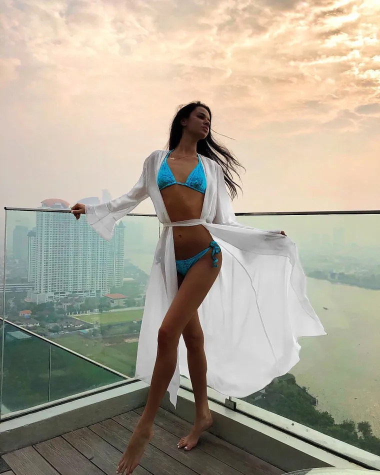 Ivana Knoll na Tajlandu