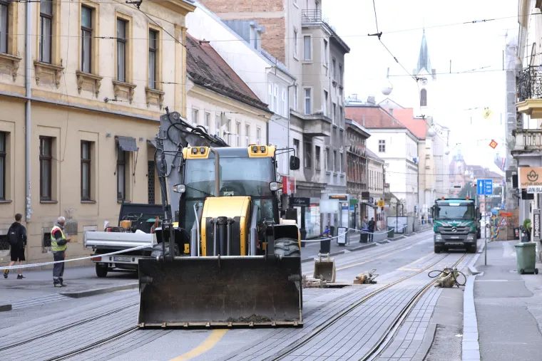 Pogledajte mjesto stravičnog požara plinovoda u Zagrebu. Tramvaji ne voze Frankopanskom