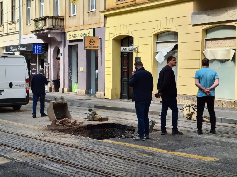 Pogledajte mjesto stravičnog požara plinovoda u Zagrebu. Tramvaji ne voze Frankopanskom