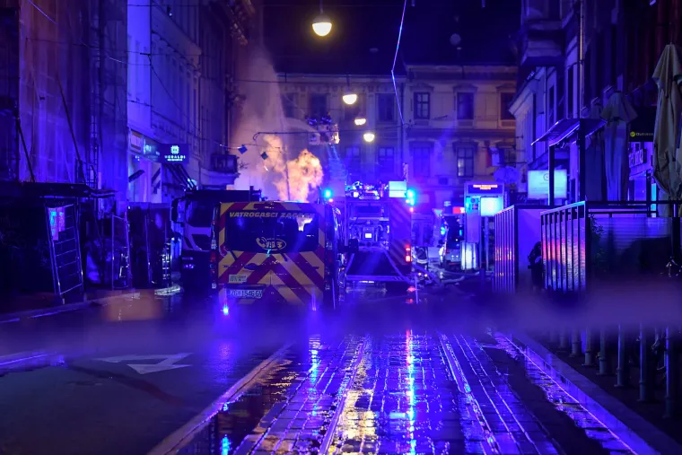 FOTO Pogledajte veliku akciju vatrogasaca dok su gasili vatreni stup od 10 metara u centru Zagreba