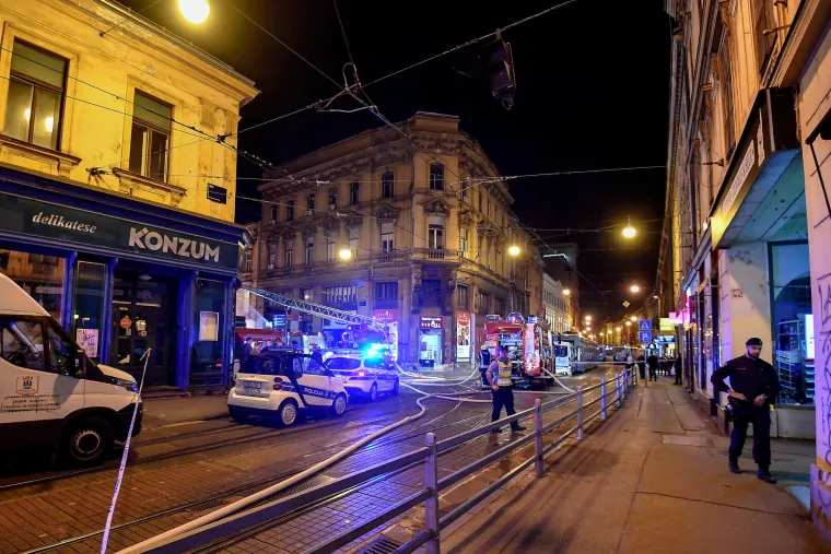 FOTO Pogledajte veliku akciju vatrogasaca dok su gasili vatreni stup od 10 metara u centru Zagreba