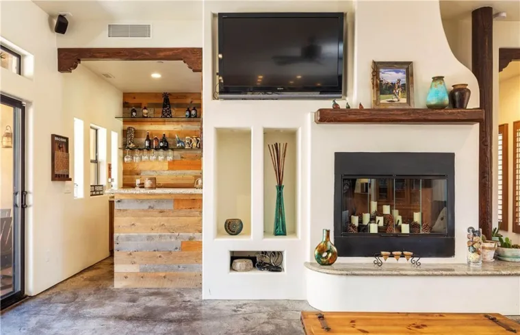 Ovo je bajkovita vila u kalifornijskoj dolini Yucca u kojoj se Amber Heard priprema za izricanje presude