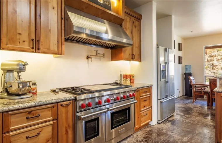 Ovo je bajkovita vila u kalifornijskoj dolini Yucca u kojoj se Amber Heard priprema za izricanje presude