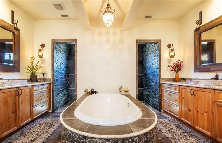 Ovo je bajkovita vila u kalifornijskoj dolini Yucca u kojoj se Amber Heard priprema za izricanje presude