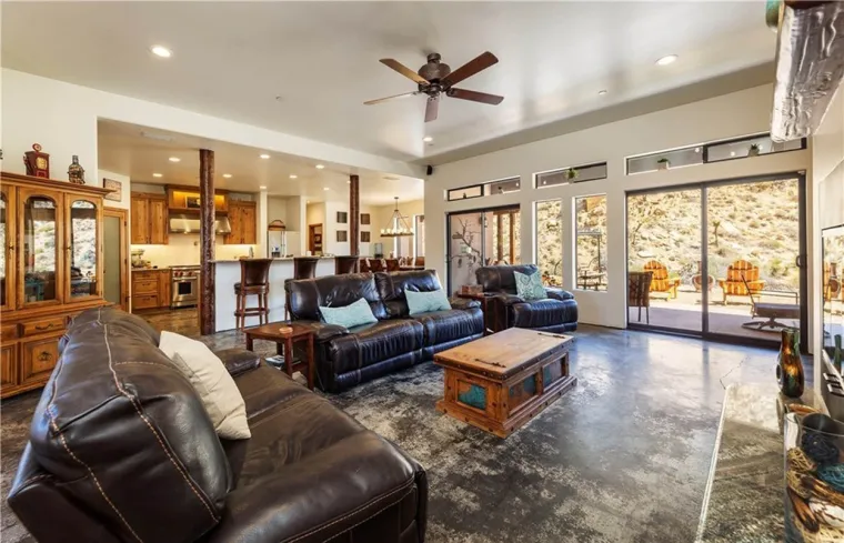 Ovo je bajkovita vila u kalifornijskoj dolini Yucca u kojoj se Amber Heard priprema za izricanje presude