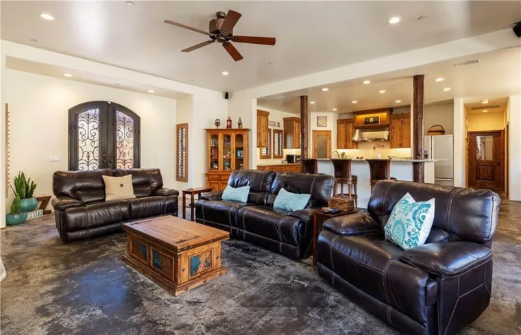 Ovo je bajkovita vila u kalifornijskoj dolini Yucca u kojoj se Amber Heard priprema za izricanje presude