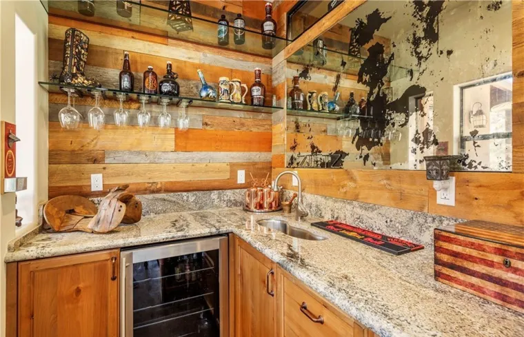 Ovo je bajkovita vila u kalifornijskoj dolini Yucca u kojoj se Amber Heard priprema za izricanje presude