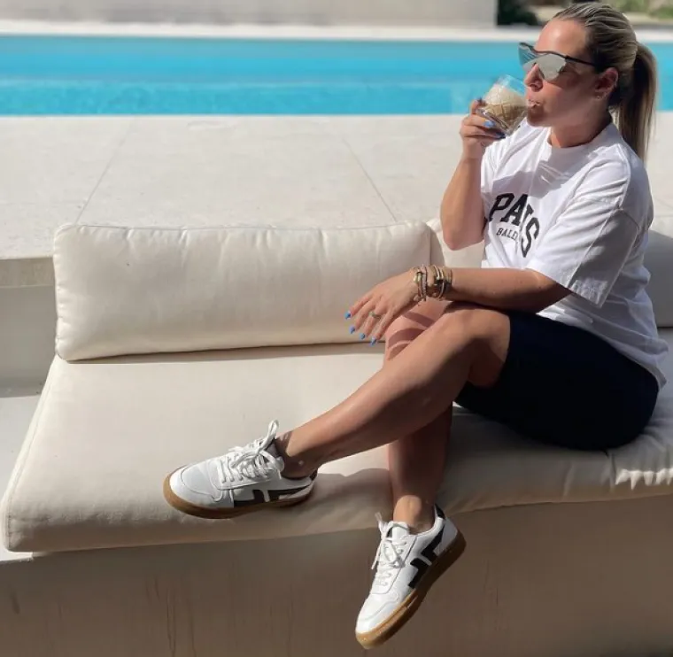 Proglašavali su je najzgodnijom tenisačicom, bila je u samom vrhu pa naglo nestala sa scene, ali na Instagramu i dalje objavljuje vruće fotke