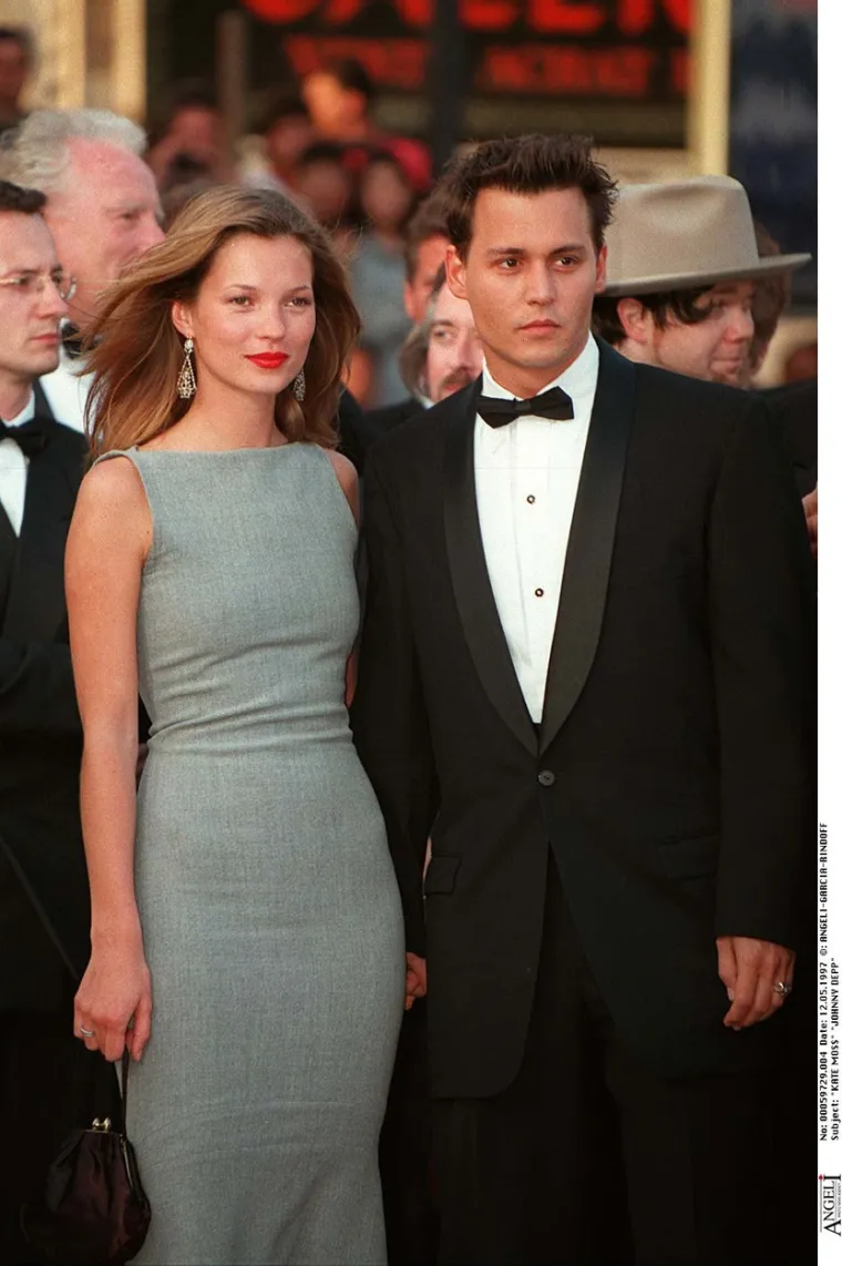 Depp i Moss zajedno su se pojavili na filmskom festivalu u Cannesu u svibnju 1998., što je trebalo označavati njihovo pomirenje koje zapravo i nije dugo potrajalo. Prema Wall Street Journalu, Moss je bila ukorena jer je nosila bikini po hodnicima Hotela du Cap tijekom filmskog festivala u Cannesu, potom je razbila svoju hotelsku sobu u znak odmazde, što je dovelo do doživotne zabrane.