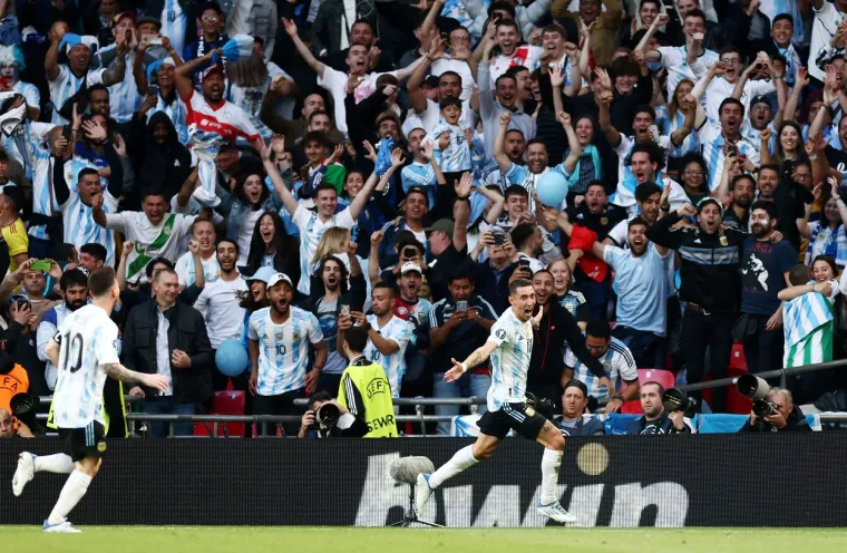Opraštaj velikana: Prekrasne navijačke scene s utakmice Argentine i Italije