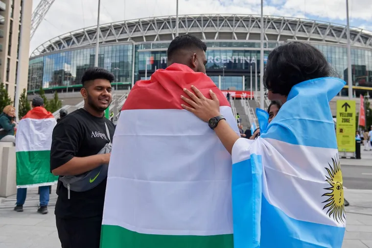 Opraštaj velikana: Prekrasne navijačke scene s utakmice Argentine i Italije