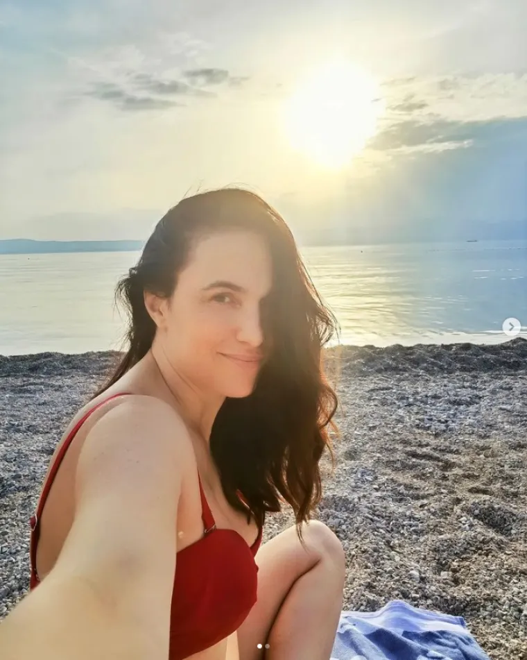 Otkad su je glupo prozvali zbog kratkih hlačica, Marijana Mikulić ne izlazi iz bikinija - i baš ju je gušt gledati