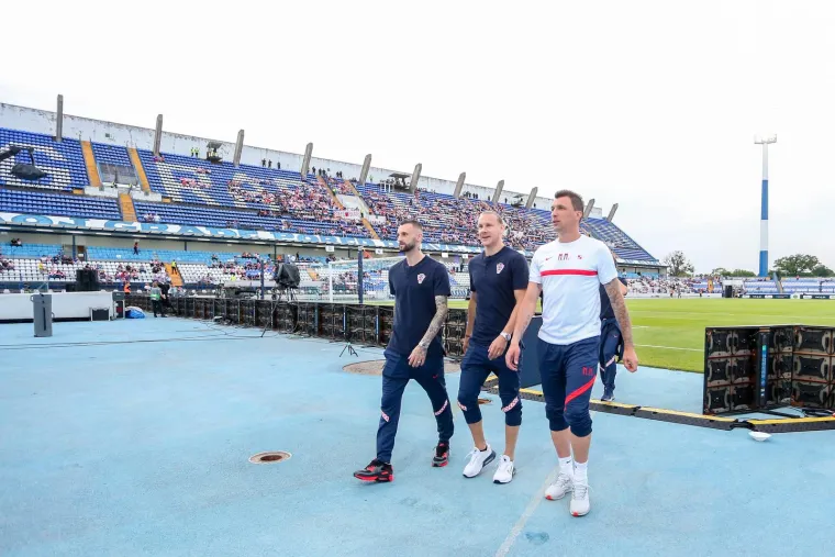 U Osijeku miri&scaron;e na ljeto 2018.: Mandžukić, Modrić, Brozović... Kako ih je lijepo vidjeti opet na jednom mjestu
