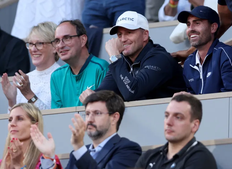 Djevojka upala u teren i zavezala si vrat za mrežu, pogledajte kako je na kraju zavr&scaron;io njezin ispad