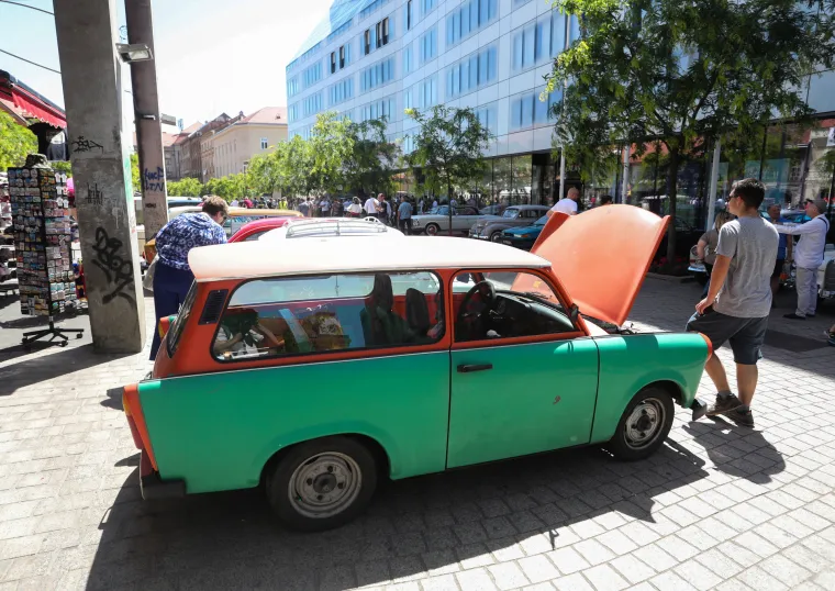 Zagrepčane raspametili oldtimeri među kojima je Fićo teenager