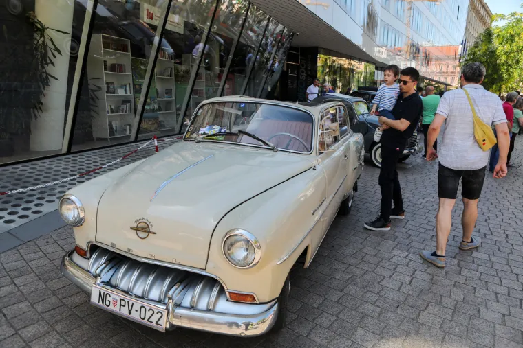 Zagrepčane raspametili oldtimeri među kojima je Fićo teenager