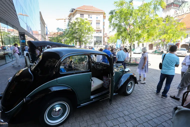 Zagrepčane raspametili oldtimeri među kojima je Fićo teenager