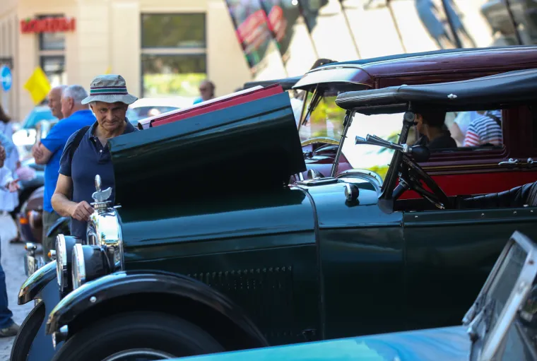 Zagrepčane raspametili oldtimeri među kojima je Fićo teenager