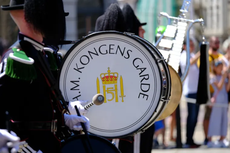 Zagrepčane je odu&scaron;evila Norve&scaron;ka kraljevska garda koja je na Trgu bana Jelačića s Hrvatskom vojskom imala mimohod