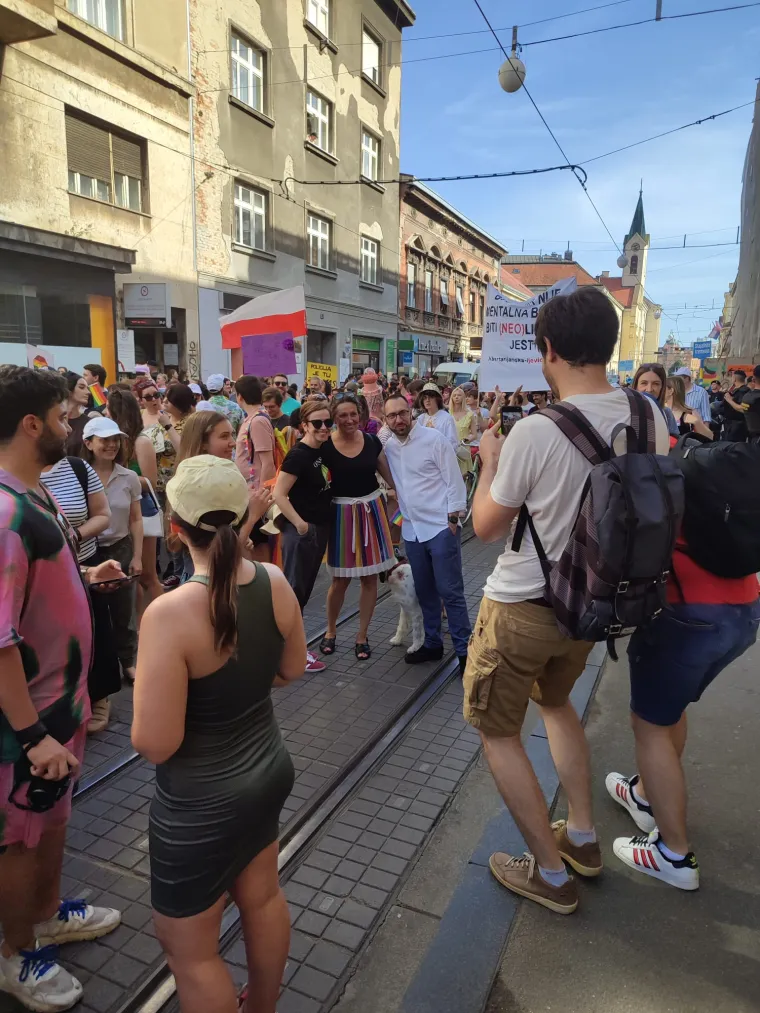 U Zagrebu krenula 21. Povorka ponosa. Među okupljenima pojavili su se brojni političari