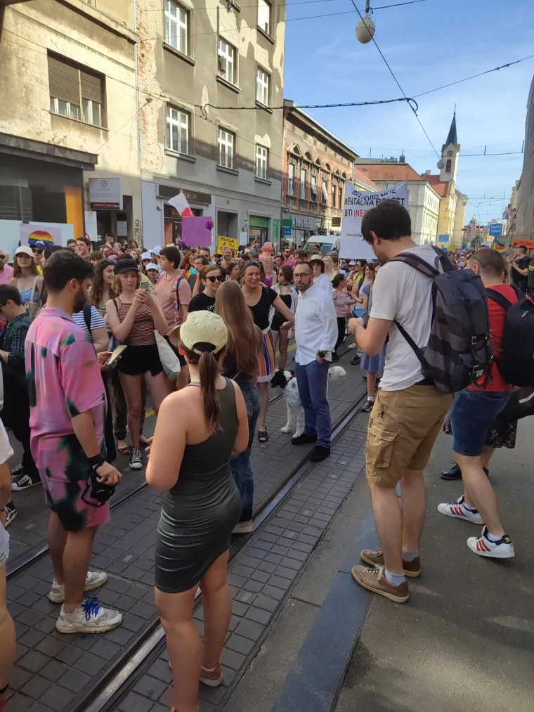 U Zagrebu krenula 21. Povorka ponosa. Među okupljenima pojavili su se brojni političari