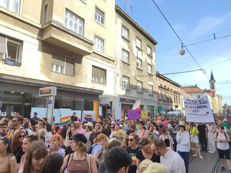 U Zagrebu krenula 21. Povorka ponosa. Među okupljenima pojavili su se brojni političari