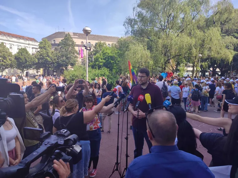 U Zagrebu krenula 21. Povorka ponosa. Među okupljenima pojavili su se brojni političari
