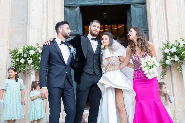 Bruno Petković i Dejan Lovren s pratnjama stigli na vjenčanje Duje Ćaleta-Cara i Adriane