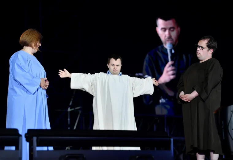 Glazbena krema na duhovnom koncertu u Zagrebu: Sestre Husar dominirale uz Cetinskog, a sve odu&scaron;evila Doris Dragović