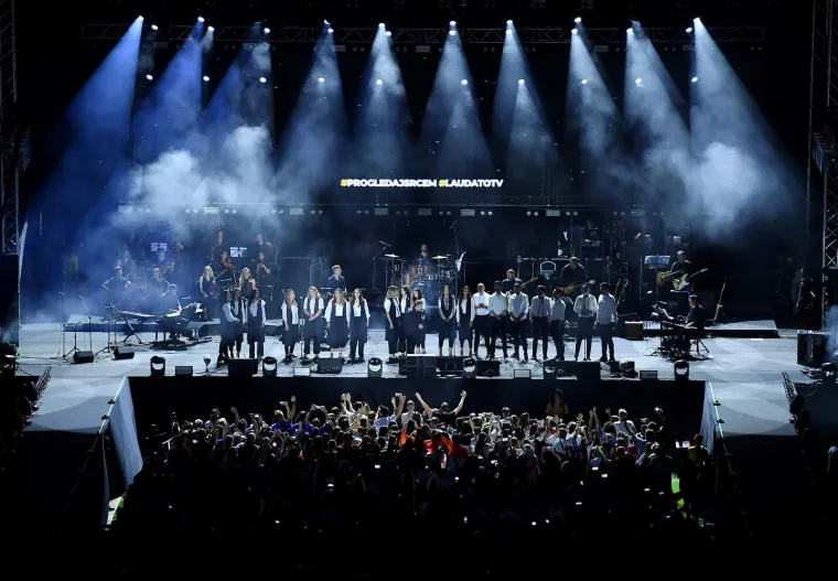 Glazbena krema na duhovnom koncertu u Zagrebu: Sestre Husar dominirale uz Cetinskog, a sve odu&scaron;evila Doris Dragović