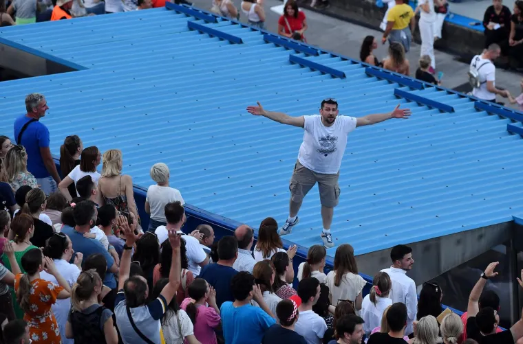 Glazbena krema na duhovnom koncertu u Zagrebu: Sestre Husar dominirale uz Cetinskog, a sve odu&scaron;evila Doris Dragović