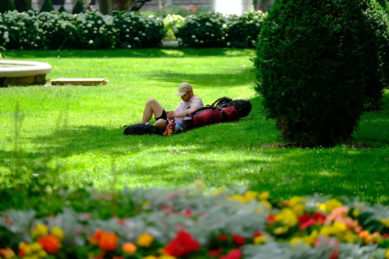 Pasja vrućina uz sladolede, &scaron;e&scaron;ire, fontane... Ovako se danas Zagrepčani hlade. Temperatura je oko 30 u hladu