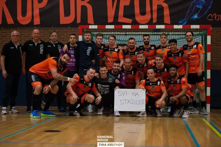 Boris Tot, prvi vratar nizozemske NHV Eredivise sa svojim HV Hurry-Up