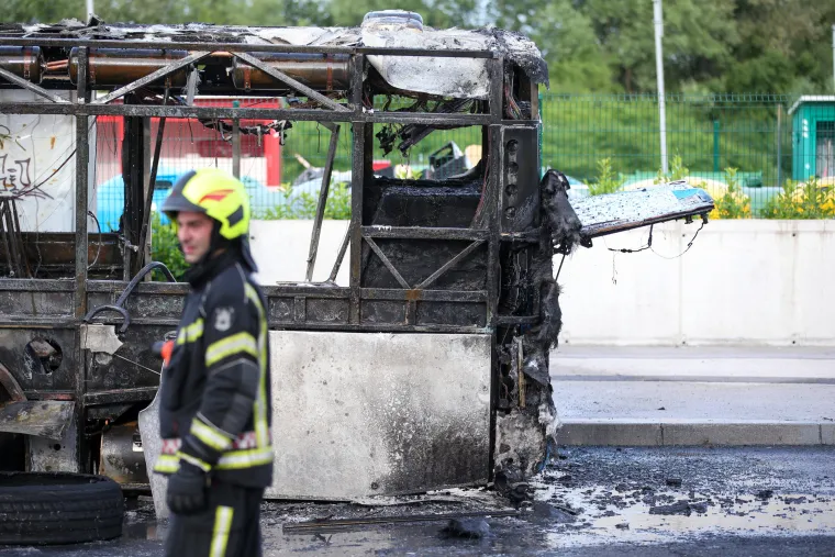 Pogledajte kako izgleda autobus ZET-a koji je danas izgorio u Novom Jelkovcu