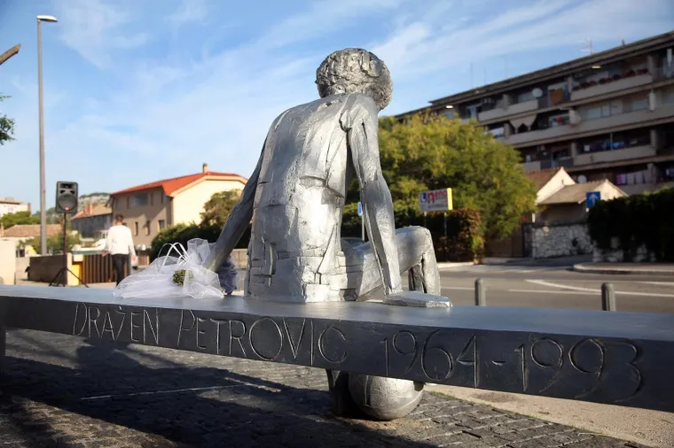 Njegova legenda ne smije nestati: Ovako je &Scaron;ibenik proslavio pro&scaron;li Draženov rođendan...