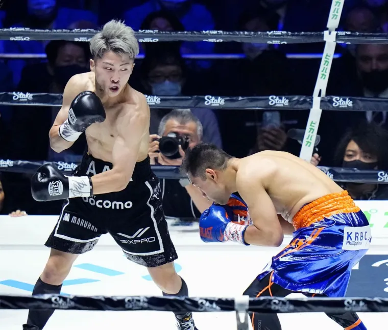 Bum, tres, Monstrum radi urnebes