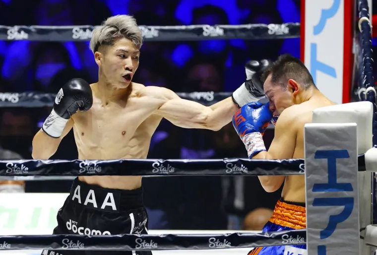 Bum, tres, Monstrum radi urnebes