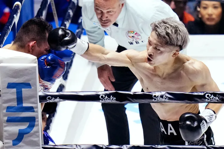 Bum, tres, Monstrum radi urnebes