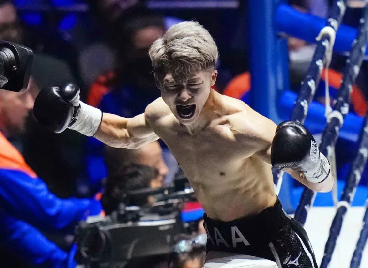 Bum, tres, Monstrum radi urnebes