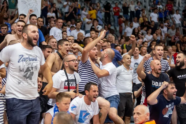 Pogledajte kakva je euforija vladala na tribinama tijekom ključne utakmice između Zadra i Cibone