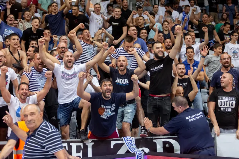 Pogledajte kakva je euforija vladala na tribinama tijekom ključne utakmice između Zadra i Cibone