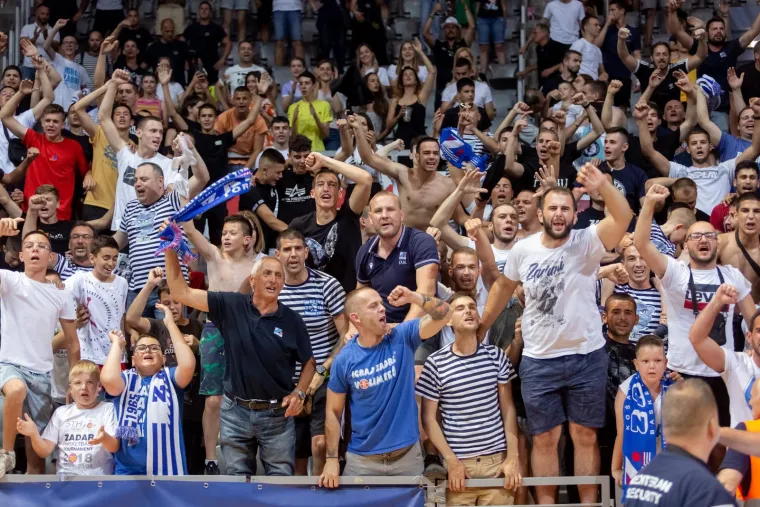 Pogledajte kakva je euforija vladala na tribinama tijekom ključne utakmice između Zadra i Cibone