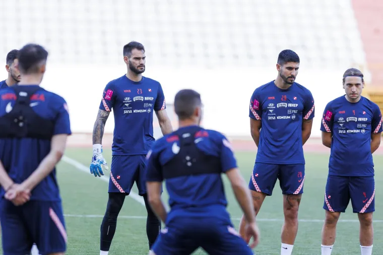 Vatreni se dobro zabavljaju bez kapetana: Pogledajte kadrove s posljednjeg treninga prije odlaska u Dansku