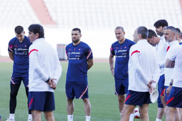 Vatreni se dobro zabavljaju bez kapetana: Pogledajte kadrove s posljednjeg treninga prije odlaska u Dansku